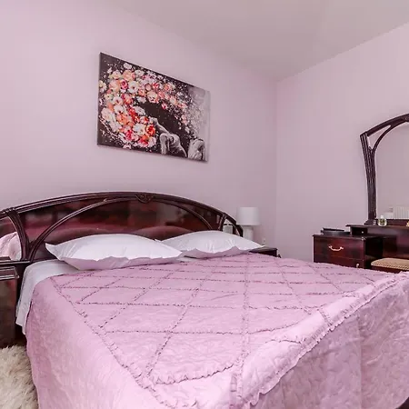 Doric アパート スラティネ