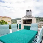 Apartament Doric *